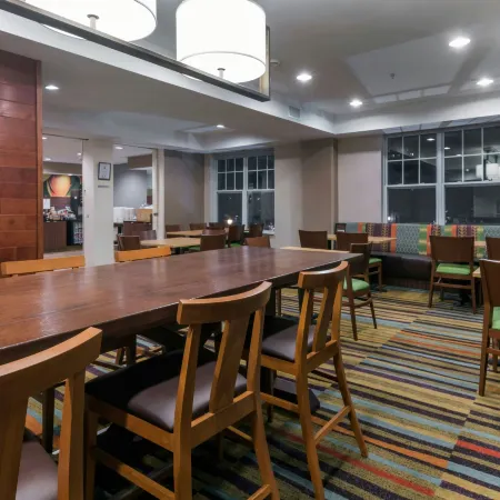 Fairfield Inn Kansas City Downtown/Union Hill Отели рядом с Международный аэропорт Канзас-Сити