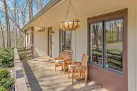 Nature Trail and Scenic Dining Area - Charming Eco-Sensitive Retreat Hotels in McDonald County