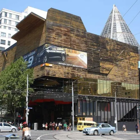 A Comfy & Stylish Apt Near Melbourne Central & QV