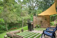 Wooded Privacy and Spacious Gathering Areas - Charming Mountain Retreat