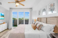 Scenic Views and Resort Amenities - Luxurious Oasis Hotels in Cocoa West