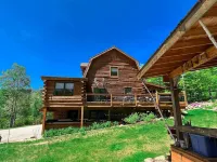 Hot Tub and Scenic Outdoor Bar - Charming Rustic Haven