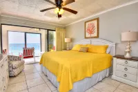 Glass-Enclosed Balcony and Outdoor Pool - Stunning Beachfront Haven