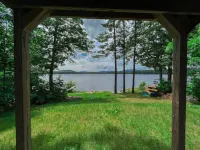 Lakefront Log Cabin with Incredible Views - Tranquil Retreat