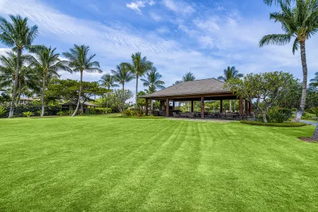 Private Pool and Golf Course Views - Stunning Tropical Retreat
