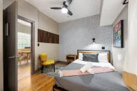 Villa Dubois 3 Bedroom Suite - 3 Hotels in Bronzeville