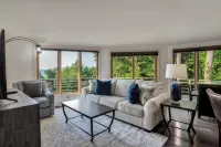 Amazing Town Mountain Getaway Hotels in Buncombe County