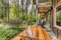 Dog-Friendly Riverfront Gem w/ a Private Hot Tub, Gas Fireplace, & Free WiFi Hotels in Mt Hood Village