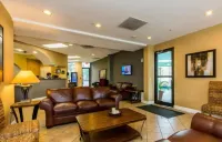 Resort Amenities with Pools and Tennis Court - Cozy Oasis Hotels in Orange County