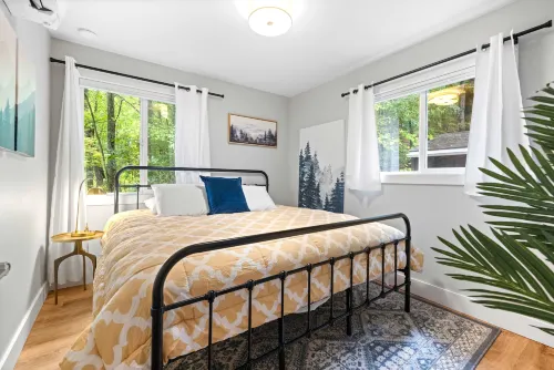 Hot Tub, Fire Pit, Grill and Fast Wifi - Charming Cozy Retreat Hotels in Luray
