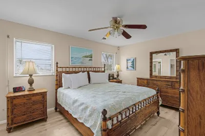 Charming Coastal Retreat with Shared Pool - Stunning Beach Access