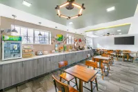 Quality Inn & Suites - servizio colazione