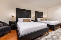 4BR Conjoined Group Unit on Canal Street | The Mayfair