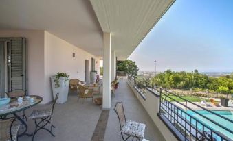 Belvilla by OYO Villa Tavullia with Swimming Pool