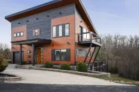 Hot Tub, Fire Pit, Complimentary Activities - Elegant Lake Oasis