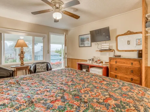 Ocean View Retreat - Lighthouse Paradise - Wifi, TV, Grill Hotels in Depoe Bay