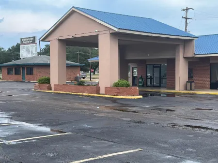 Motel 6 Greenwood, MS