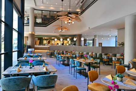 City Lodge Hotel Umhlanga Ridge Отели рядом с достопримечательностью «WavePark Gateway»