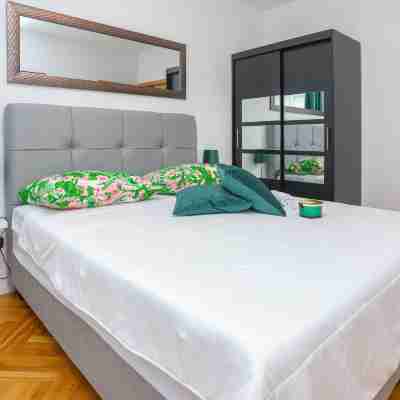 Apartment Near Beach with the Balcony Rooms