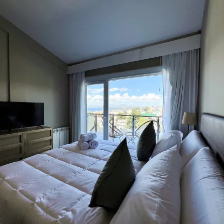 Guemes Apartments