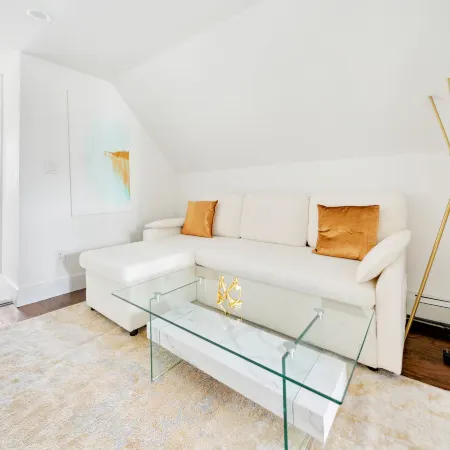 NY Luxury Apt Free Parking in Prime Area