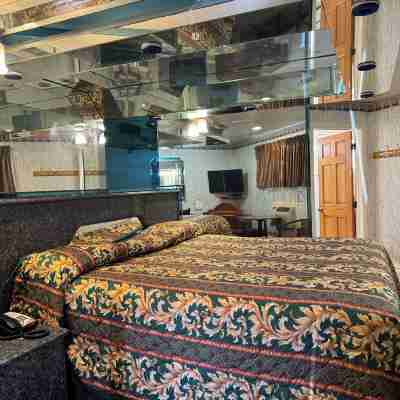 Royal Motel Others