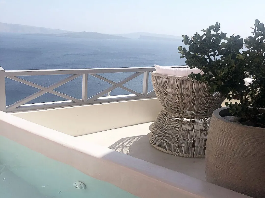 Bubble Suite - Santorini