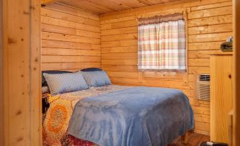 Amazing Getaway: Enjoy Our Cozy Log Cabins on the Chesapeake Bay!