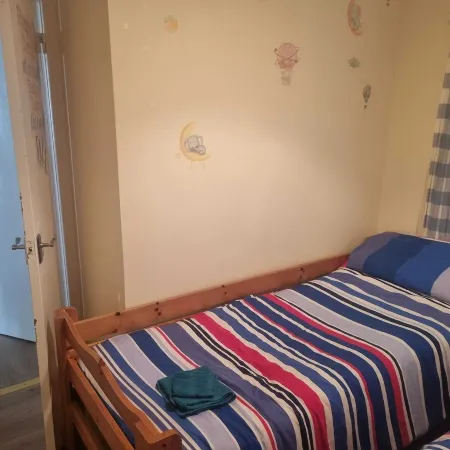 Villa Sleeps 4 with Free Parking