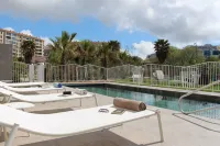 AC Hotel Marseille Prado Velodrome - Rooftop Pools