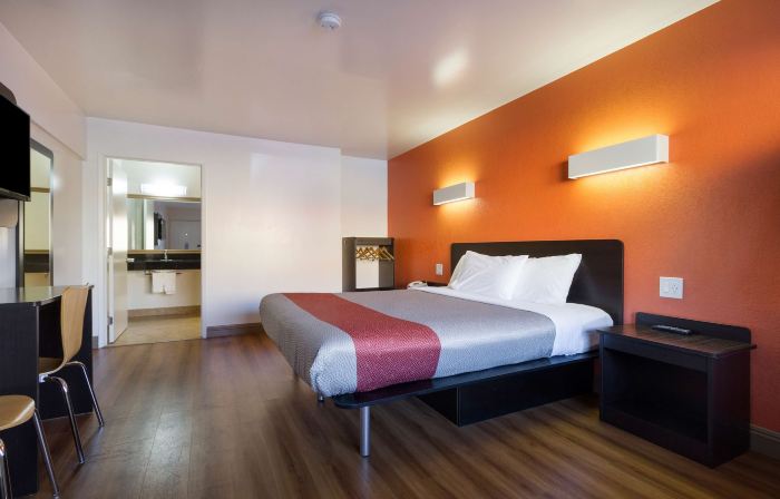 Motel 6 Claremont, CA