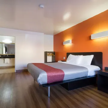 Motel 6 Claremont, CA Các khách sạn gần Đại học Scripps College
