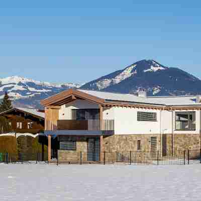 Aurora Mountain Chalet by we Rent, Summercard Included Hotel Exterior