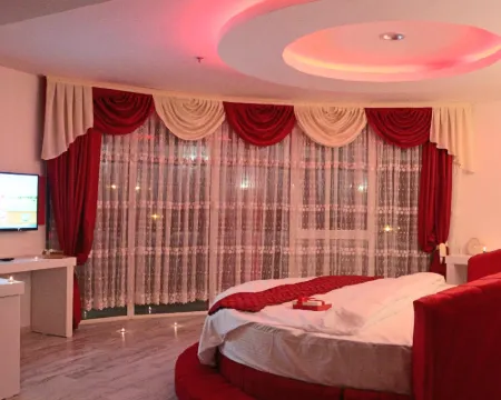 Grand Beyaz Saray Otel デュズジェのホテル