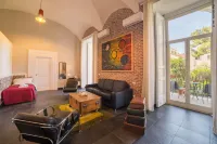 The Bellini House by House in Naples - Airport Shuttle