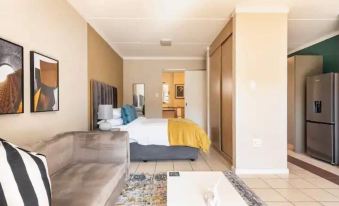Luxurious 1Bed Studio Self-Check in Free Parking