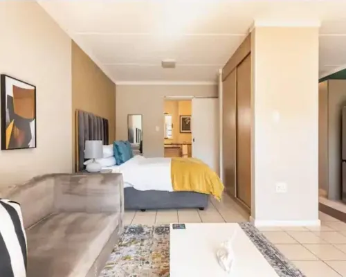 Luxurious 1Bed Studio Self-Check in Free Parking Hotels in Fourways