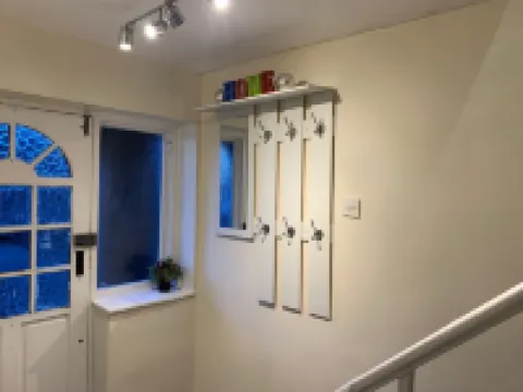 Romford - House - Sleeps 6 - Garden - Parking