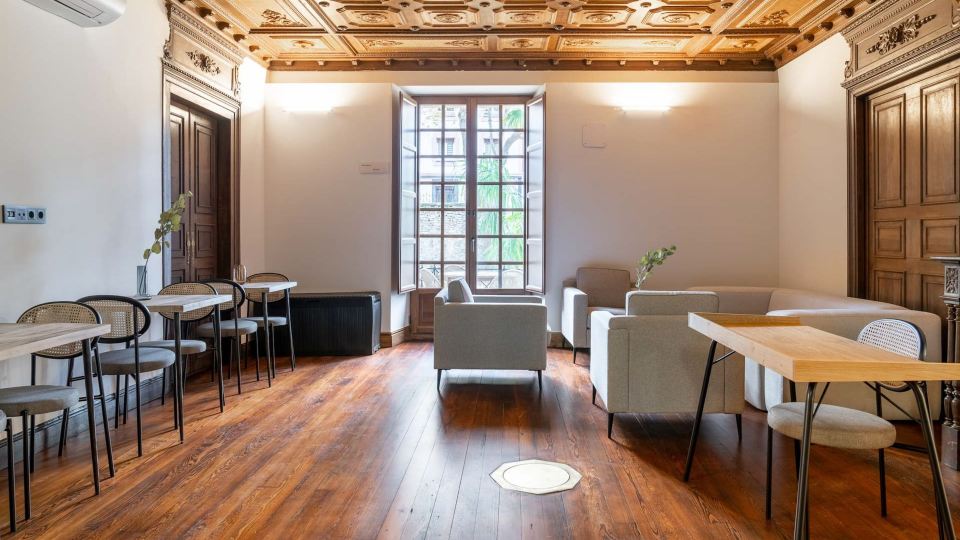 Limehome Vitoria Palacio de Los Álava-Velasco
