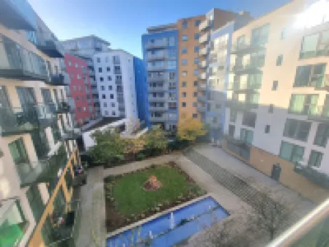 格林威治的兩卧兩衛公寓，帶陽台和電梯