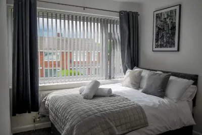 Stylish 4 Bed Apartment- Private Garden & Sleeps 8 Hotels near Billingham Forum