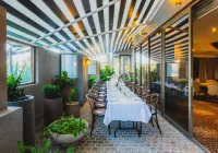 View Brisbane Hotels in Hamilton