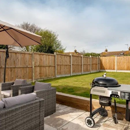 Beach Retreat with Parking Near the Sea