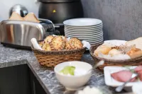 Hotelli Rakuuna - พร้อมอาหารเช้า
