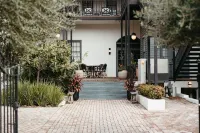 Bellwether House Hotels near Chippewa Square