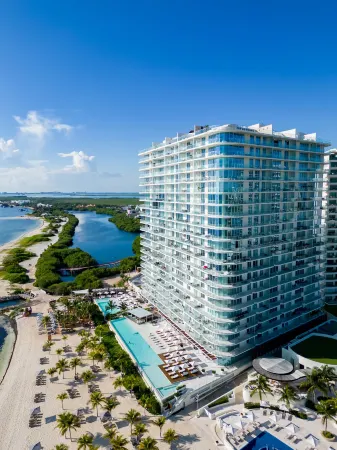 SLS Cancun Hotel & Residences