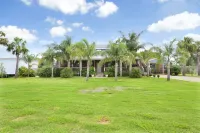 EXCEPTIONAL EXCLUSIVE ONE-OF-A-KIND 5 BEDROOM 5 BATH LODGE IN VENICE