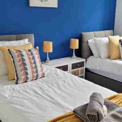 Upper Green View Rooms