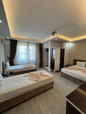Grand Black Hotel