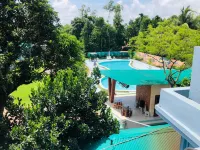 Tea Heaven Resort - Pools